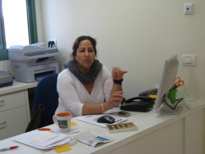 יואלה במרפאת שינים חדשה 2009