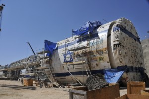 מכונת חפירה של מנהרת הקו המהיר לי-ם