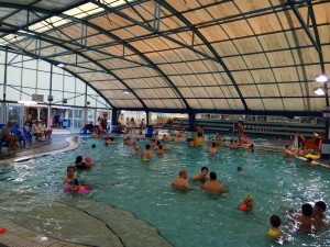 בילוי קיבוצי בבריכה 2017 צילם ציון נואמה (2)