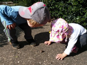 ילדים בגן סיגלון בחקר שבלול 2018