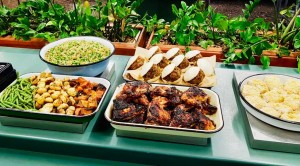 מעדניה אלה 2019 חדר אוכל