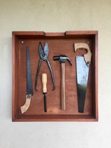 מגירת כלי עבודה ישנים