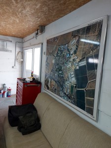 מפקדת מנגנון הבטחון בגח"א, אי שם בסמוך למקום מגוריכם