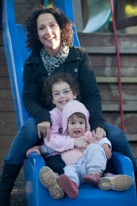 יום האישה 2013 - גילת שניר ובנותיה