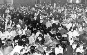 f5_מסיבה בבית וינה חנוכה 1974