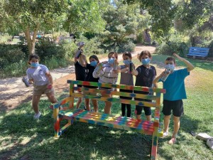 בית הרותם צובעים את הספסל